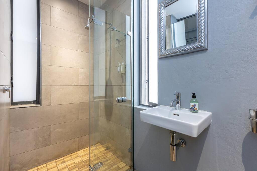Trendy Loft Near The Waterfront And Cbd *